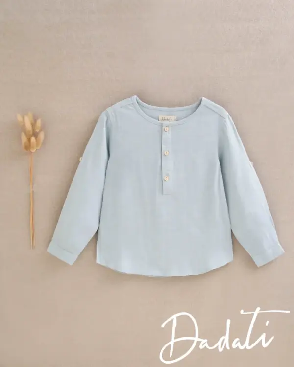 CAMISA NIÑO CUELLO REDONDO EN AGUA MARINA