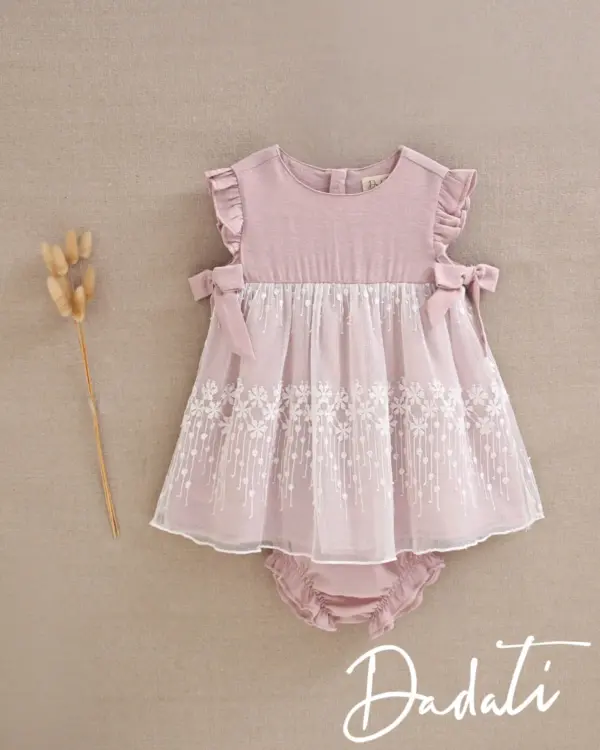 vestdo bebe maquillaje con tul bordado y lazadas