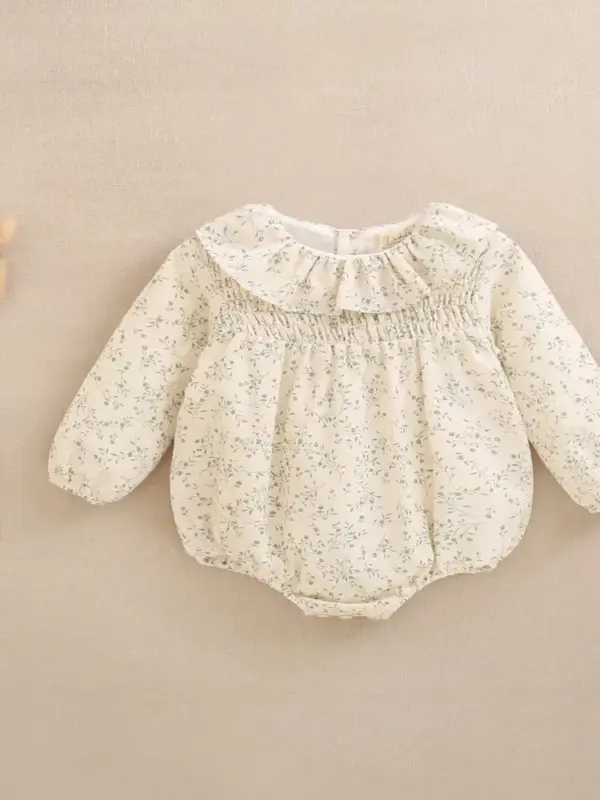 Ranita de bebé niña color crudo con estampado floral verde