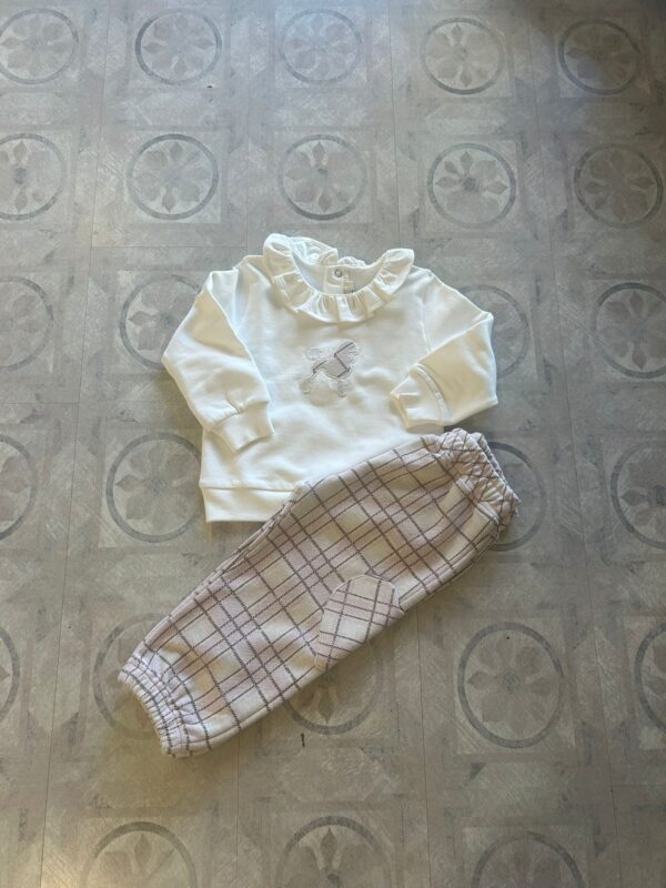 Conjunto bebé niña Rosa empolvado y crudo con pantalón cuadros tallas